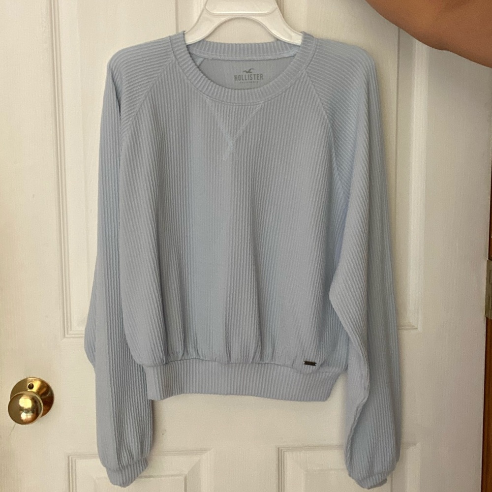 Hollister boyfriend t-shit.